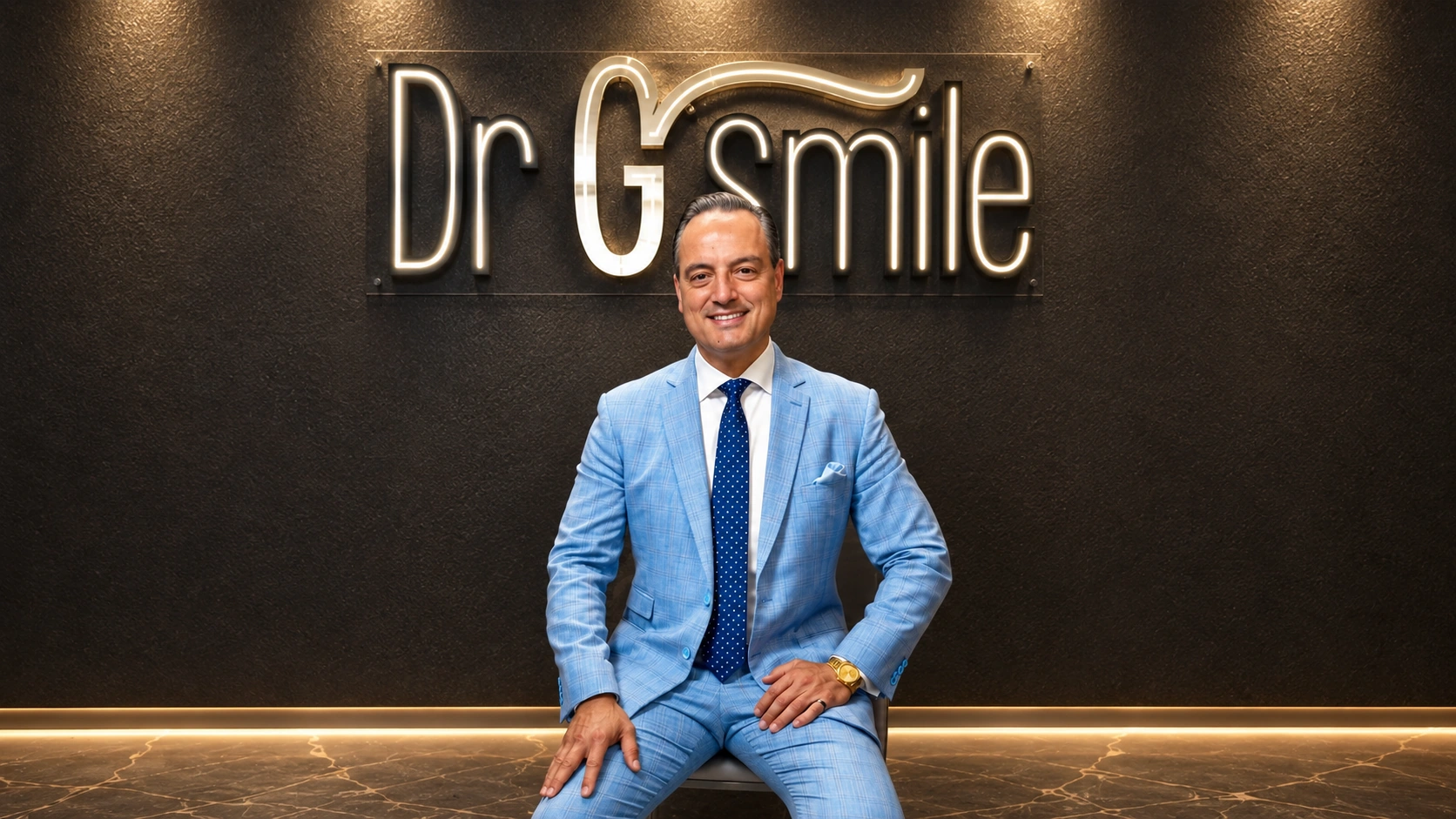 Dr. Raúl González en la clínica DrGsmile · Edición con IA