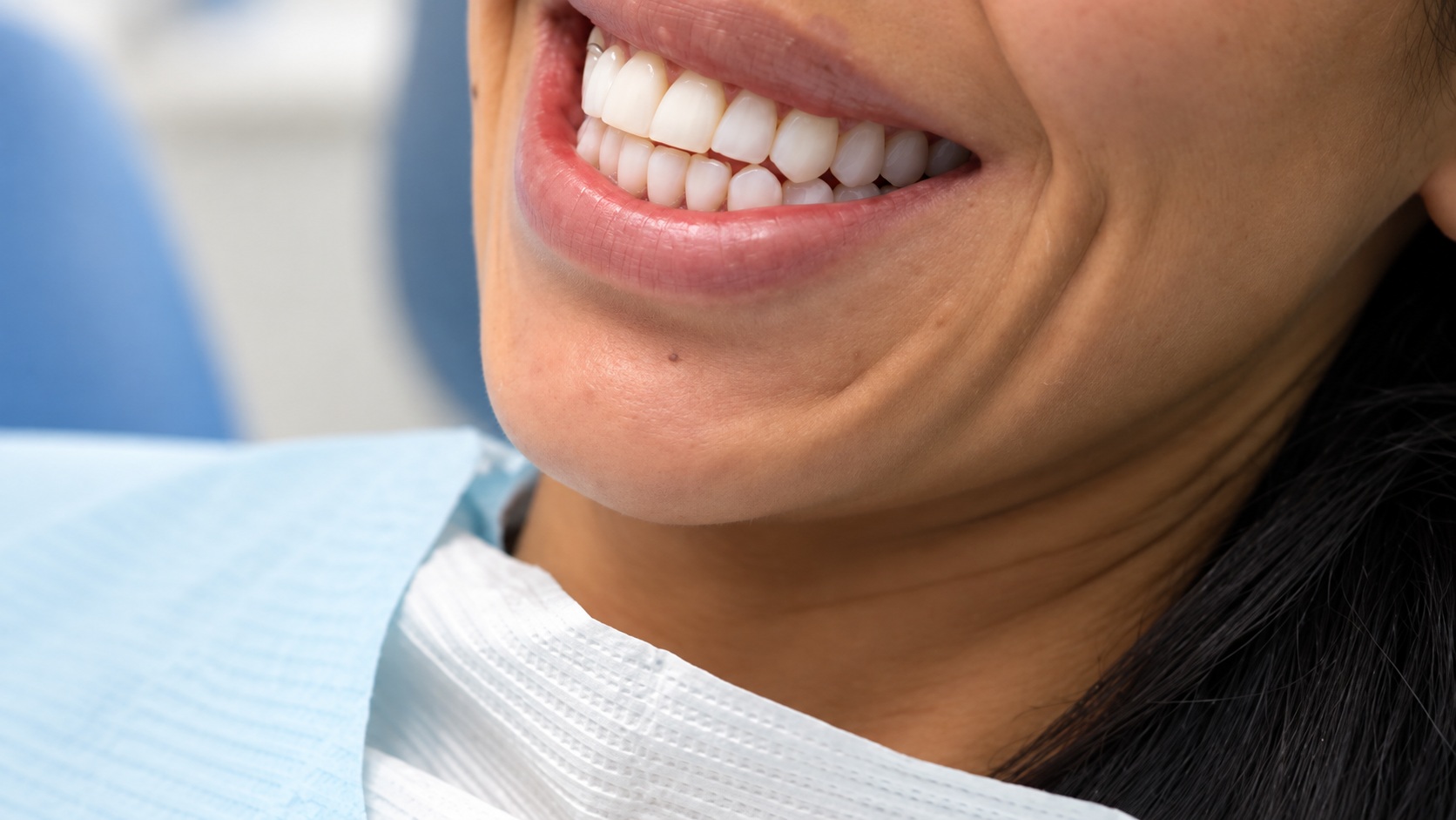 Un detalle de su sonrisa · Imagen editorial generada
